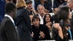 Conte Serius tapi Senyum di Tribune Laga Marseille Vs Tottenham