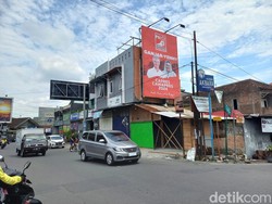 PSI Mulai Pasang Baliho Ganjar-Yenny Wahid di Solo