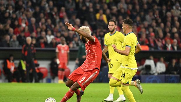 01 November 2022, Bavaria, Munich: Soccer: Champions League, Bayern Munich - Inter Milan, group stage, Group C, matchday 6 at Allianz Arena, Munich's Eric Maxim Choupo-Moting scores to make it 2-0. Photo: Sven Hoppe/dpa (Photo by Sven Hoppe/picture alliance via Getty Images)