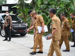 Dapat Laporan soal Jalan Rusak, Bupati Kebumen Langsung Tinjau Lokasi