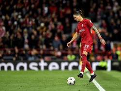 Darwin Nunez Kena Kartu Kuning gegara... Keplak Kepala Lawan!