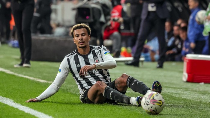 ISTANBUL, TURKEY - OCTOBER 16: Dele Alli of Besiktas during the Turkish Super Lig match between Besiktas and Trapzonspor at Stadion Vodafone Park on October 16, 2022 in Istanbul, Turkey (Photo by Orange Pictures/BSR Agency/Getty Images)