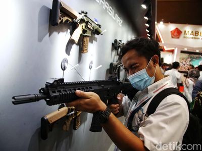 Deretan Senapan hingga Baju Perang di Indo Defence 2022
