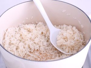 Dulu Hidup Miskin, Pria Ini Cuma Mampu Makan Nasi Pakai Garam Dulu Hidup Miskin, Pria Ini Cuma Mampu Makan Nasi Pakai Garam