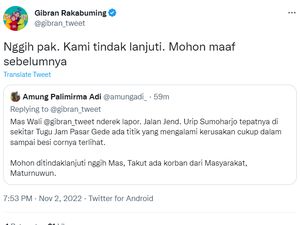 Gibran Terima Aduan Jalan Rusak di Area Tugu Jam Pasar Gede Solo Gibran Terima Aduan Jalan Rusak di Area Tugu Jam Pasar Gede Solo