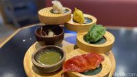 Uniknya Gyoza Warna-warni dan Topping Keju Lumer di Resto Ini