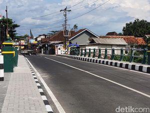 Wajah Baru Jembatan Merah Gejayan yang Kini Berwarna Hijau Wajah Baru Jembatan Merah Gejayan yang Kini Berwarna Hijau