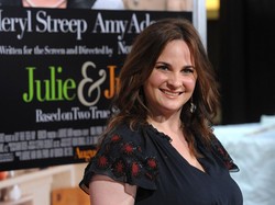 Novelis Julie & Julia Meninggal di Usia 49 Tahun karena Serangan Jantung