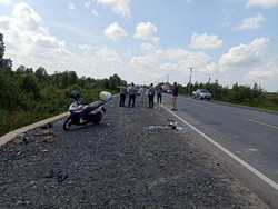 Minibus Bawa 9 Penumpang-Sopir Tabrak Tronton Parkir di Kalsel, 5 Orang Tewas