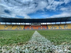 Tak Hanya Rumput, Penerangan Stadion Si Jalak Harupat Juga Ditambah