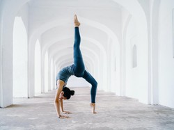 10 Contoh Keseimbangan yang Tidak Bergerak Supaya Tidak Jatuh