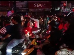 Tembus Malam, Simpatisan Filep Karma Masih Long March ke Pemakaman Jayapura