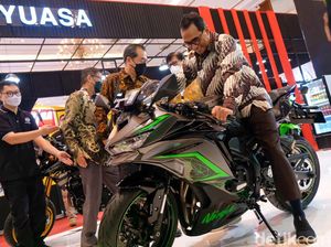 Momen Menhub Buka Pameran Motor IMOS 2022