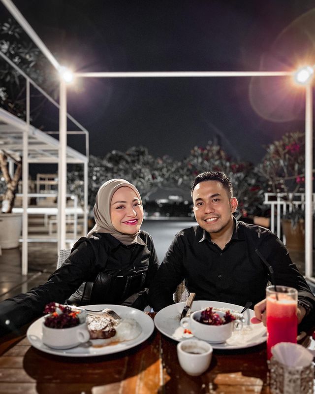 Nathalie Holscher dan Faris