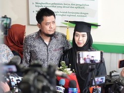 Oki Setiana Dewi Pindah ke Mesir, Meski Sempat Dilarang Suami