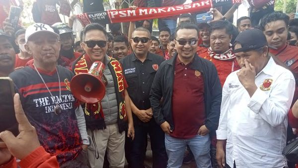Serba-serbi Peringatan HUT PSM Makassar ke-107: Potong Kue-Demo Mattoanging
