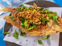 Resep Ikan Goreng Bumbu Bawang Putih dan Rempah yang Renyah Wangi