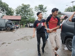 Dor! Polisi Tembak Residivis Pencuri Rumah Kosong di Tanjungpinang