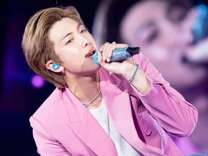 RM BTS Bakal Gelar Konser untuk Rayakan Album Indigo RM BTS Bakal Gelar Konser untuk Rayakan Album Indigo
