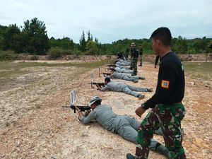 Seperti Ini Latihan Menembak Bakamla RI di Batam Seperti Ini Latihan Menembak Bakamla RI di Batam