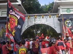 Ramai-ramai Desak Pembangunan Stadion Mattoanging di HUT 107 PSM Makassar