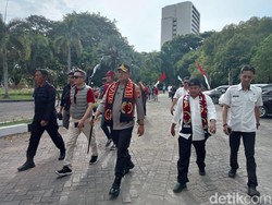 Suporter PSM Masuk Kantor Gubernur Sulsel Dimediasi Kapolres, Tapi ASS Tak Ada