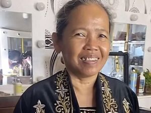 Viral Ibu 56 Tahun Dirias Jadi Pengantin, Begini Hasilnya yang Bikin Kaget