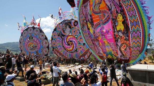 Warna-warni Layang-layang Raksasa Peringati Hari Kematian di Guatemala