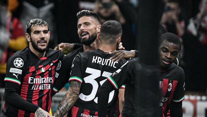 MILAN, ITALY - NOVEMBER 2: Olivier Giroud of AC Milan celebrates after scoring his second goal during the UEFA Champions League match AC Milan vs FC Red Bull Salzburg in Milan, Italy on November 2, 2022 (Photo by Piero Cruciatti/Anadolu Agency via Getty Images)