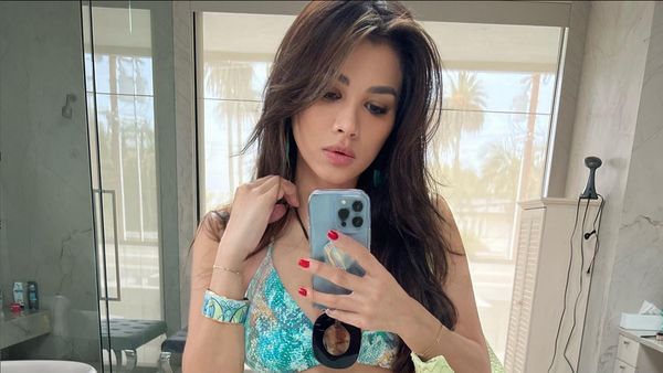 7 Penampakan Perut Adinda Bakrie Bikin Iri, Sudah Punya Anak 3 Tetap Ramping