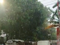 Banjir Lintasan Genangi Gang Kosasih Kota Bogor, Sampah Berceceran
