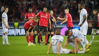 Selanjutnya ada Bayer Leverkusen yang finis ketiga di Grup B. Leverkusen menang head-to-head atas Atletico Madrid yang menempati dasar grup dan terdepak dari kompetisi Eropa musim ini. AP/Martin Meissner