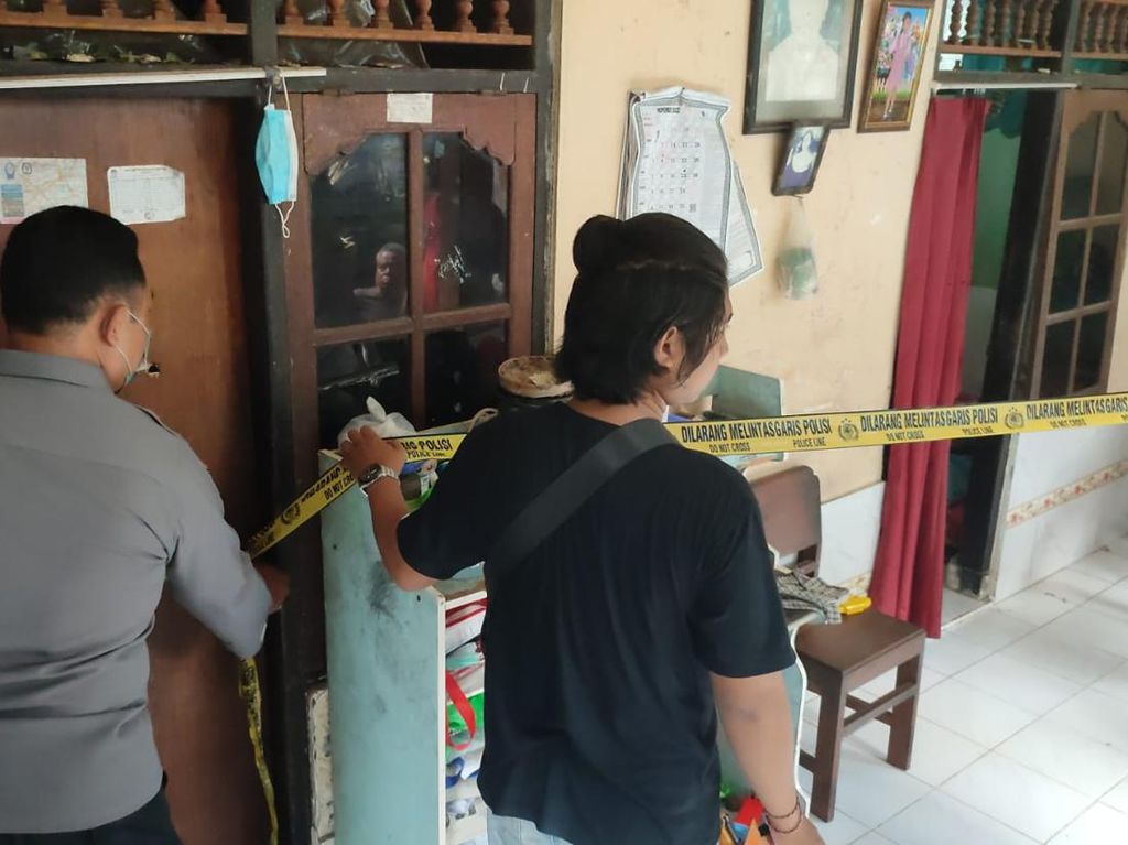 Derita Kanker, Pensiunan PNS di Karangasem Gantung Diri di Kamar Cucu Derita Kanker, Pensiunan PNS di Karangasem Gantung Diri di Kamar Cucu