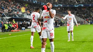Selebrasi Unik Liga Champions: Rogoh Kaus Kaki lalu... Tiup Balon