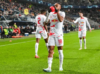 Selebrasi Unik Liga Champions: Rogoh Kaus Kaki lalu... Tiup Balon
