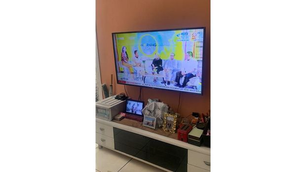 Suntik mati TV analog telah dilaksanakan di wilayah Jabodetabek pada Kamis (3/11) pukul 00.00 WIB. Namun, beberapa stasiun TV dilaporkan membandel dan masih menyiarkan tayangannya di saluran analog.