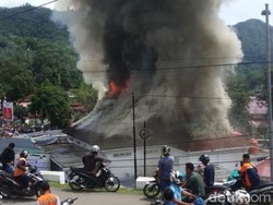 Gedung Kebudayaan Sawahlunto Warisan Dunia Terbakar Saat Festival Durian