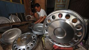 Keren... Aksesori Tutup Roda Made In Boyolali ini Tembus Pasar Thailand
