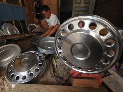 Keren... Aksesori Tutup Roda Made In Boyolali ini Tembus Pasar Thailand