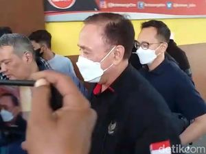 Iwan Bule Kembali Diperiksa Polisi Terkait Tragedi Kanjuruhan Iwan Bule Kembali Diperiksa Polisi Terkait Tragedi Kanjuruhan