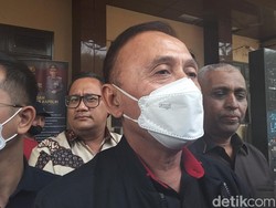 Ditanya Soal Pemeriksaannya di Polda Jatim, Iwan Bule: Tanya Penyidik