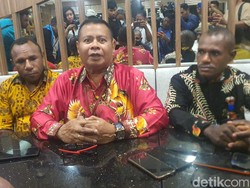 Lukas Enembe Ditangkap KPK, Pengacara Kejar ke Bandara Sentani Papua