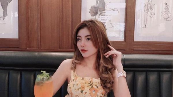 Kulineran Ully Frank, DJ Cantik Bergelar Sarjana Akuntansi