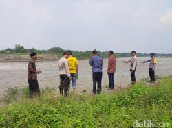 2 Siswa SMP Jombang Tenggelam di Sungai Brantas Saat Bolos Sekolah