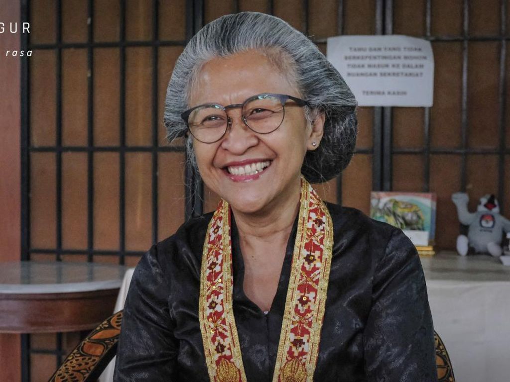 Sosok Ibu Yuni, Sekretaris Kepercayaan Raja Keraton Jogja Sultan HB X