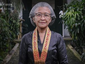 Perjalanan Yuni, dari Karyawan Swasta Kini Sekretaris Kepercayaan Sultan HB X Perjalanan Yuni, dari Karyawan Swasta Kini Sekretaris Kepercayaan Sultan HB X