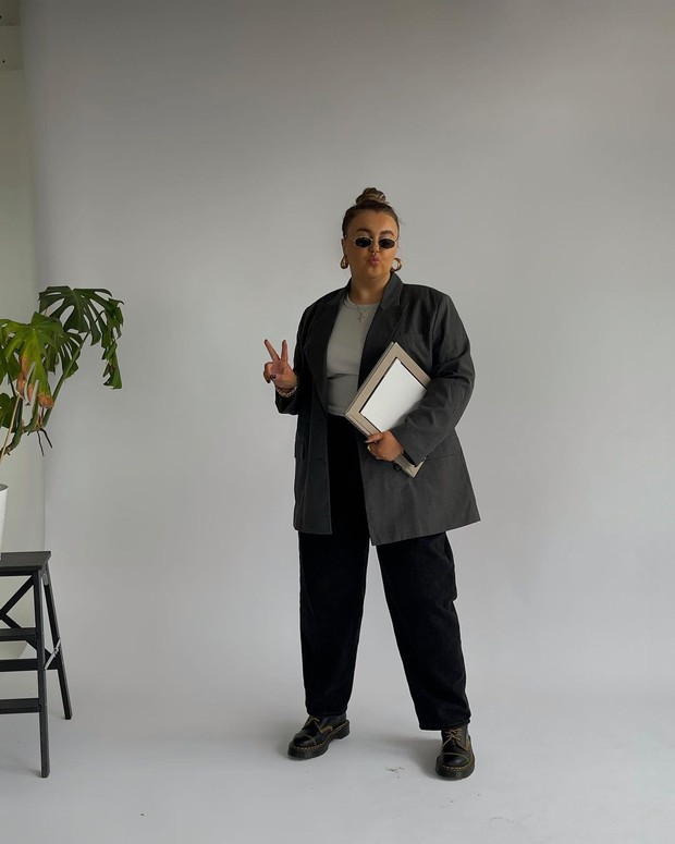 outfit untuk yang bertubuh curvy/Sumber: Instagram @maismorris outfit untuk yang bertubuh curvy/Sumber: Instagram @maismorris