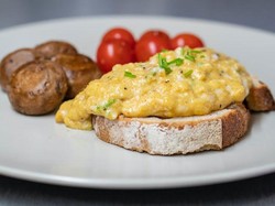 7 Perdebatan Makanan Ini Bikin Netizen Terbelah, Kamu Tim Mana?