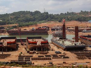 Pernah Lihat Kapal Tongkang? Nah Ini Proses Pembuatannya