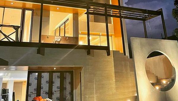 7 Potret Rumah Baru Jonatan Christie, 4 Lantai Wujud Sukses dari Bulutangkis